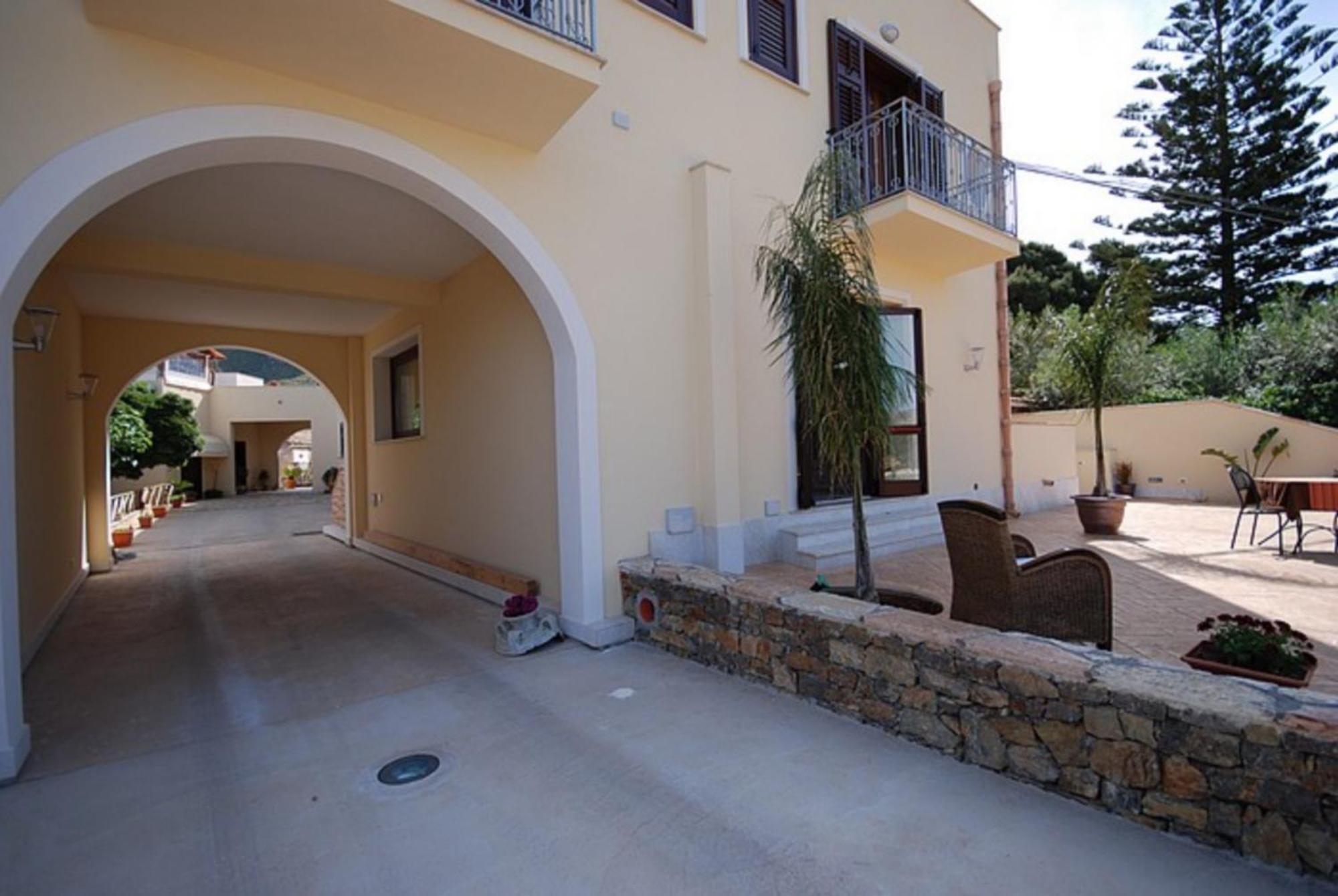 Trigrana Vacanze Hotel Castelluzzo Exterior foto